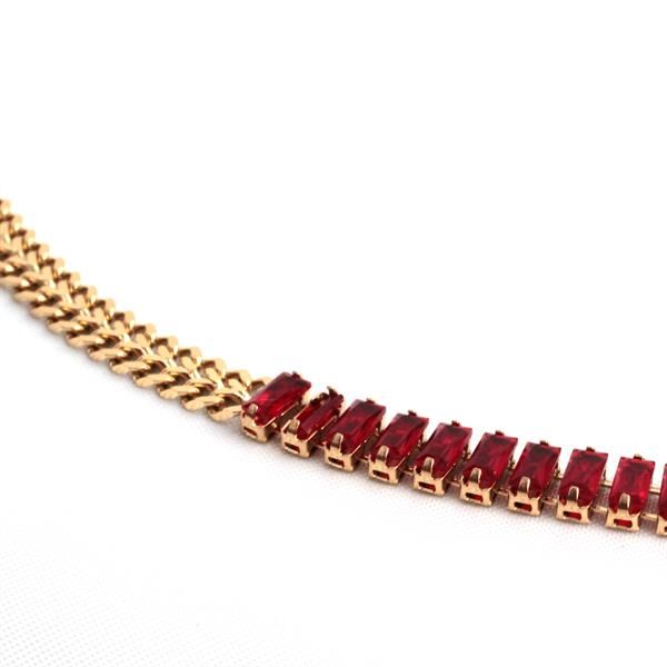 Kırmızı Taşlı Yassı Model Desenli Gold Zincir Kolye