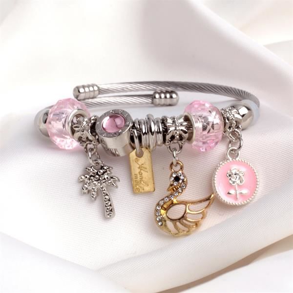 Pembe Sallantılı Charm Detaylı Pandora Bileklik